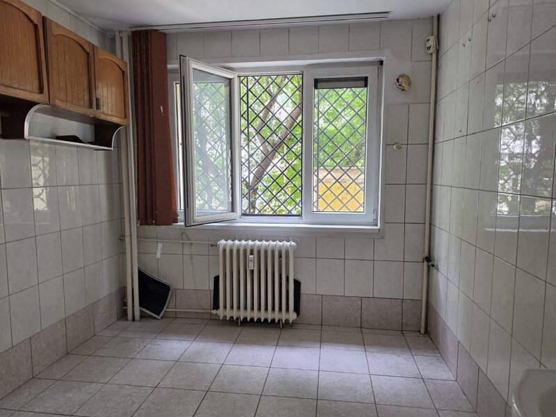 Dristor, ideal birou, 3 camere, 2 bai,