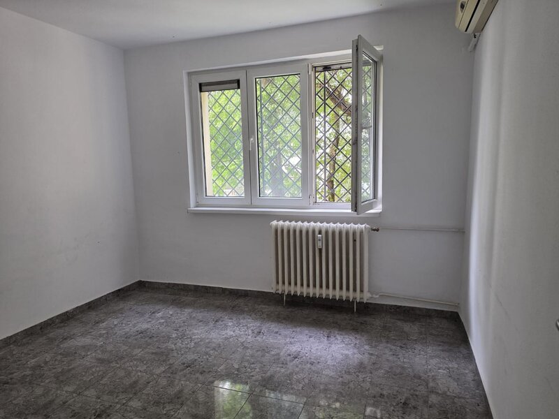 Dristor, ideal birou, 3 camere, 2 bai,