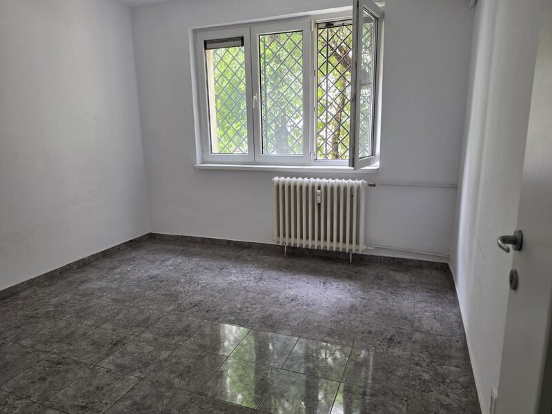 Dristor, ideal birou, 3 camere, 2 bai,