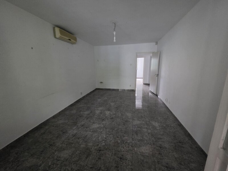 Dristor, ideal birou, 3 camere, 2 bai,