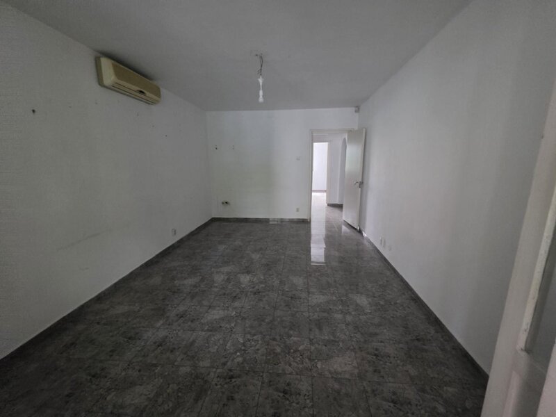 Dristor, ideal birou, 3 camere, 2 bai,