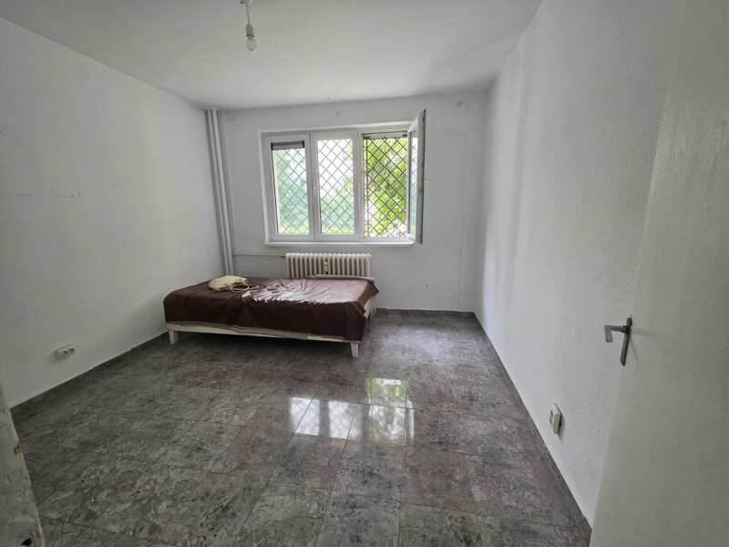 Dristor, ideal birou, 3 camere, 2 bai,